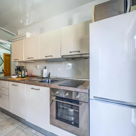 Heaven 아파트 스플리트